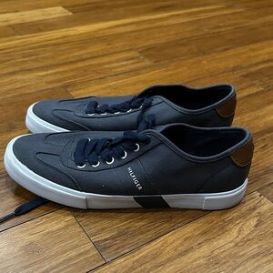 Tommy Hilfiger Men's Black Canvas Sneakers